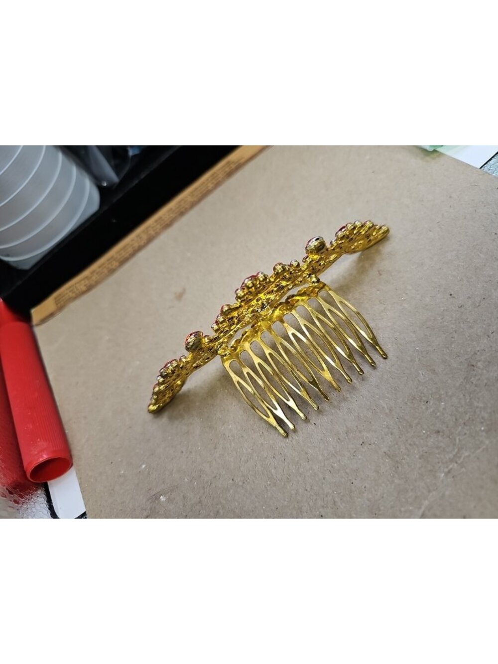 Hair Comb Red Rhinestones Gold-tone - Picture 3 of 6